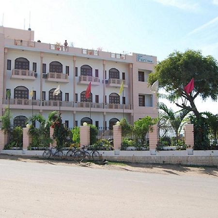 Hotel Fort View Tikamgarh Ngoại thất bức ảnh