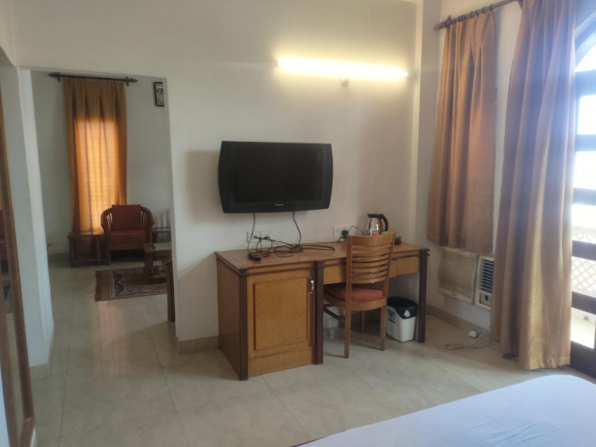 Hotel Fort View Tikamgarh Ngoại thất bức ảnh
