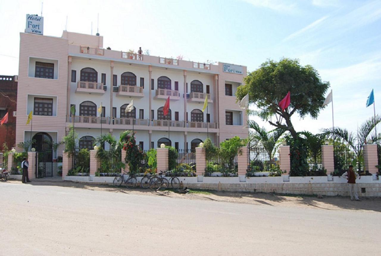 Hotel Fort View Tikamgarh Ngoại thất bức ảnh