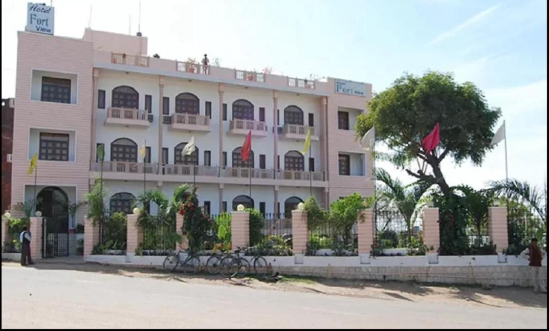 Hotel Fort View Tikamgarh Ngoại thất bức ảnh
