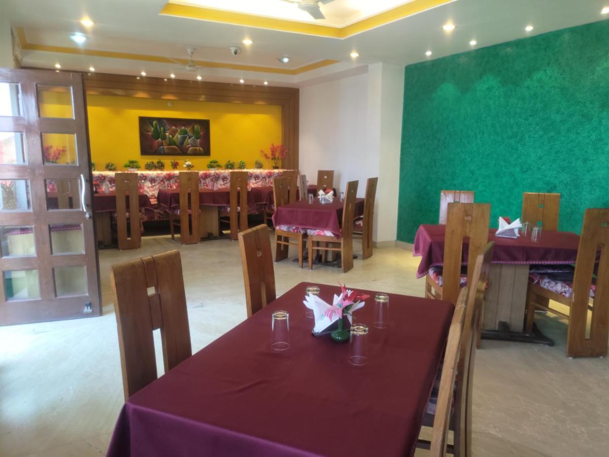 Hotel Fort View Tikamgarh Ngoại thất bức ảnh
